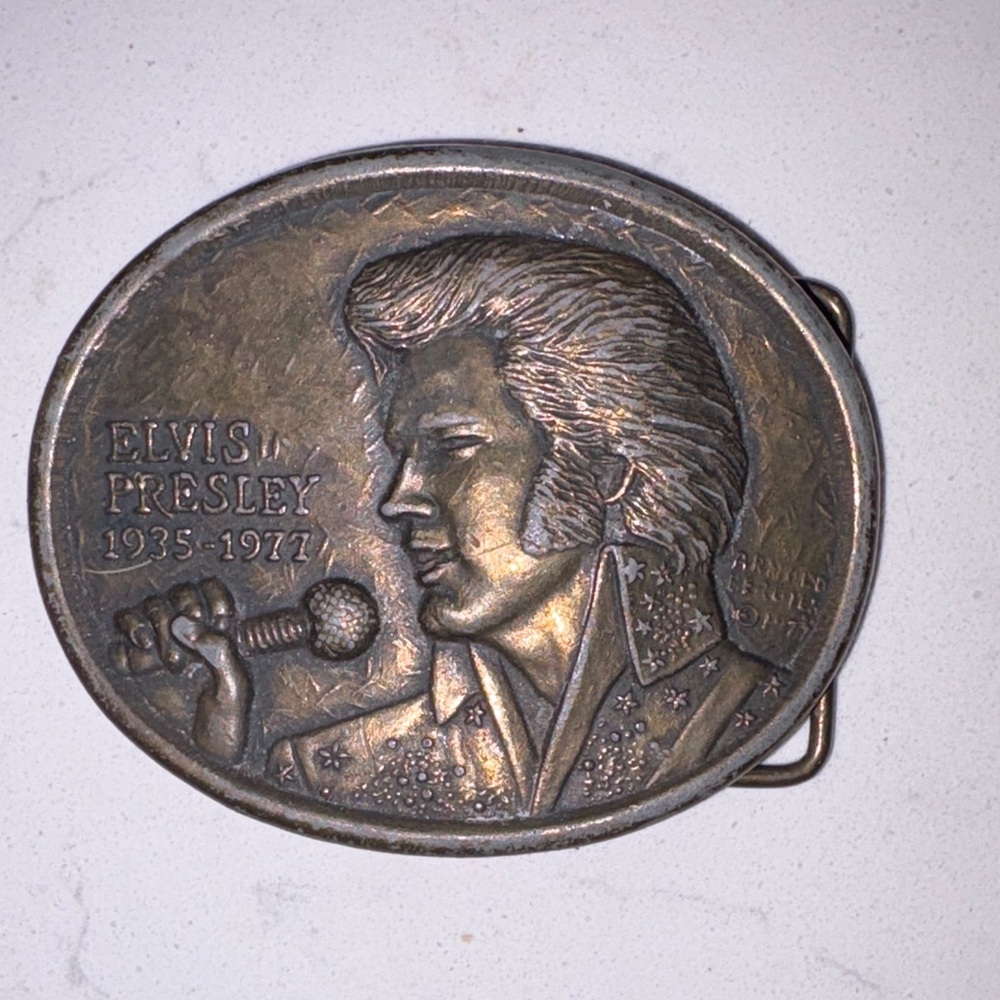 Elvis Presley Commemorative Belt Buckle first edition Elvis 1935 to 1977 metal